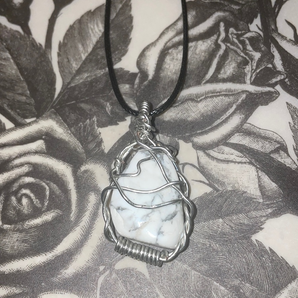 Howlite crystal necklace